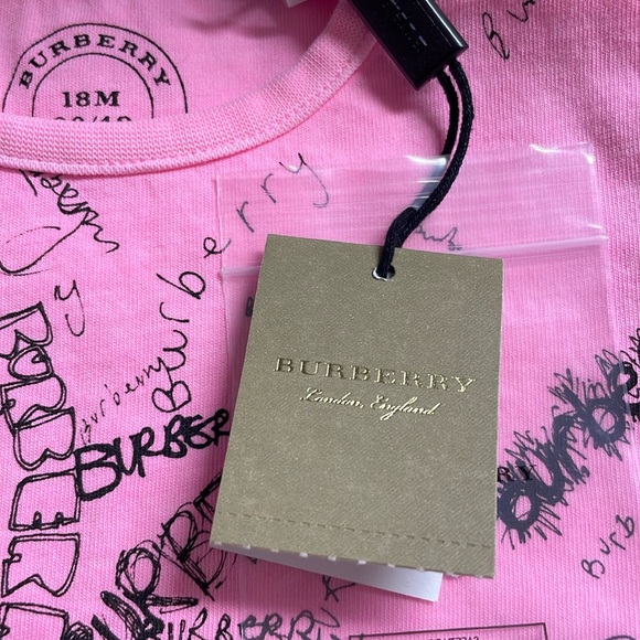 NWT Burberry pink ss T-shirt, button at each shoulder and partial print on back - Picture 2 of 6